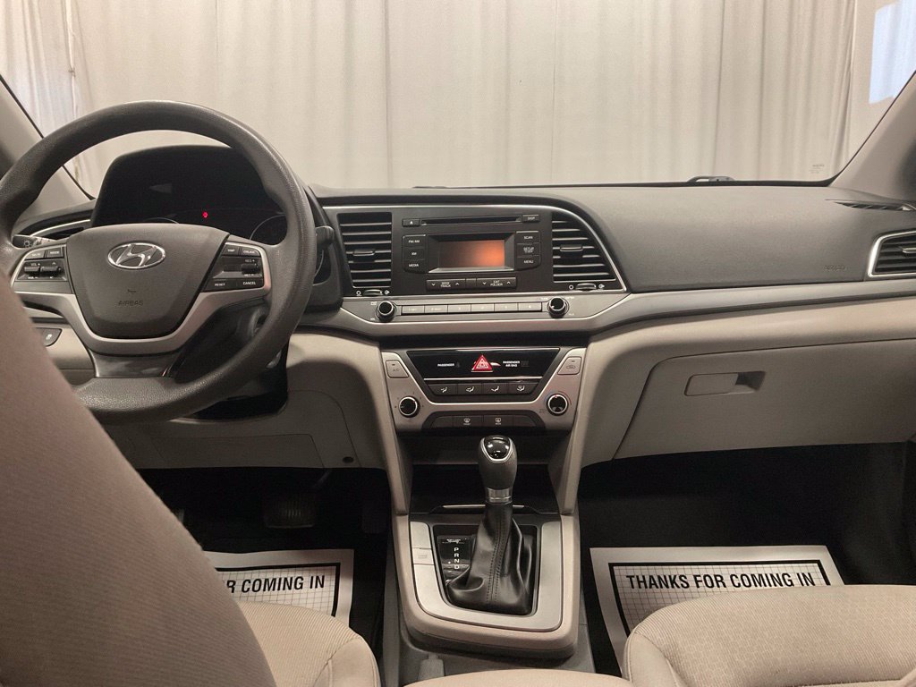 Used 2017 Hyundai Elantra SE FWD image 4