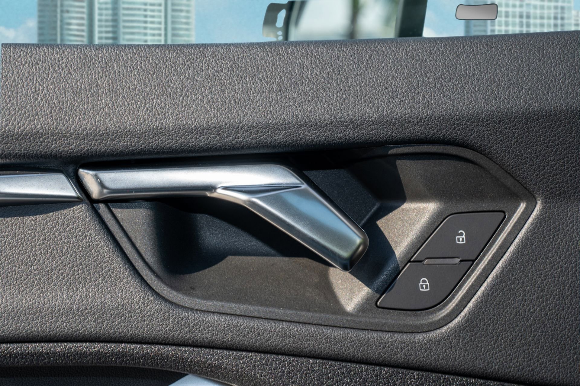 Used 2025 Audi Q3 2.0T Premium image 28