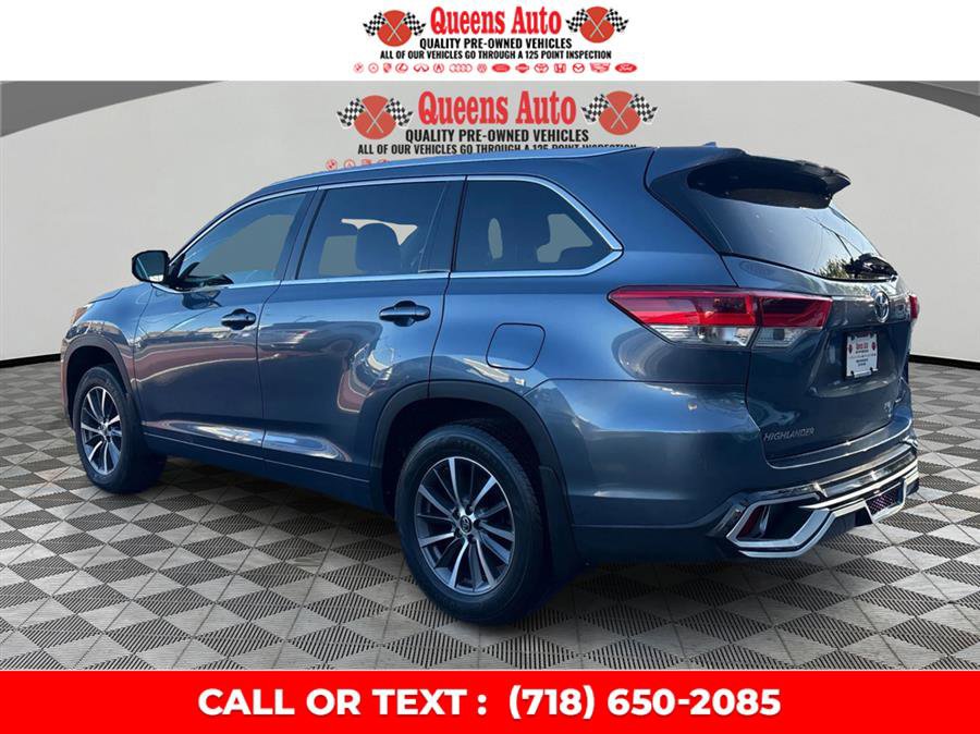 Used 2018 Toyota Highlander XLE AWD/4WD image 4