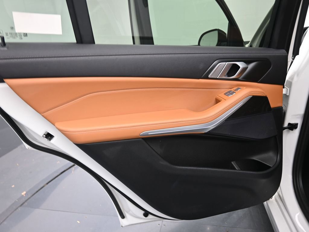 Used 2022 BMW X7 xDrive40i w/ Executive Package image 33