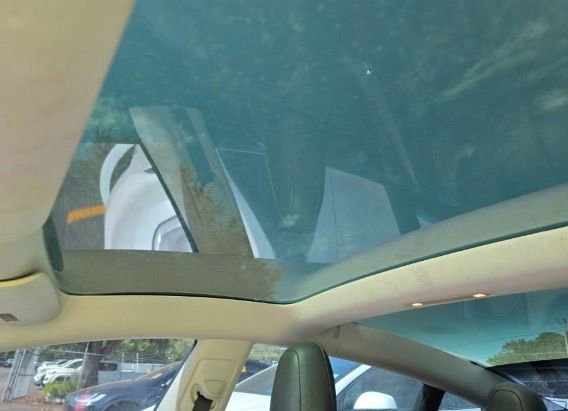 Used 2020 Tesla Model 3 Standard Range RWD image 2