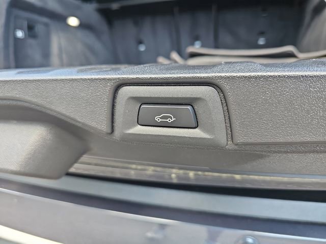 Used 2021 BMW X5 xDrive40i w/ Parking Assistance Package AWD/4WD image 15
