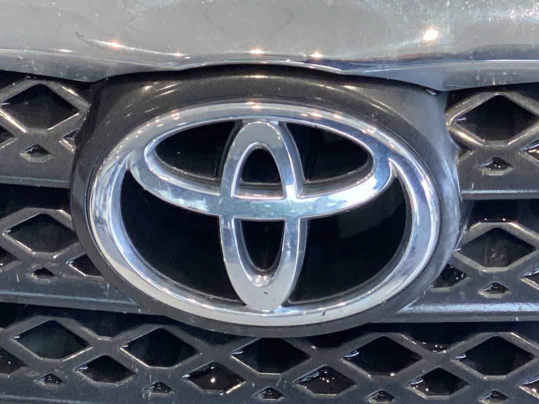 Used 2006 Toyota Corolla LE w/ Audio Value Pkg FWD image 9