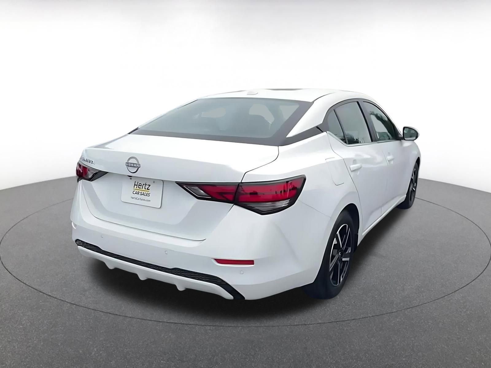 Used 2025 Nissan Sentra SV FWD image 14
