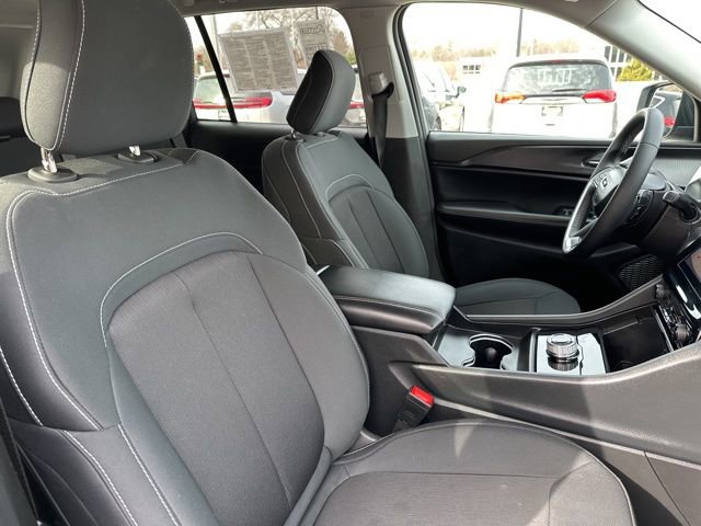 Used 2023 Jeep Grand Cherokee Laredo image 48