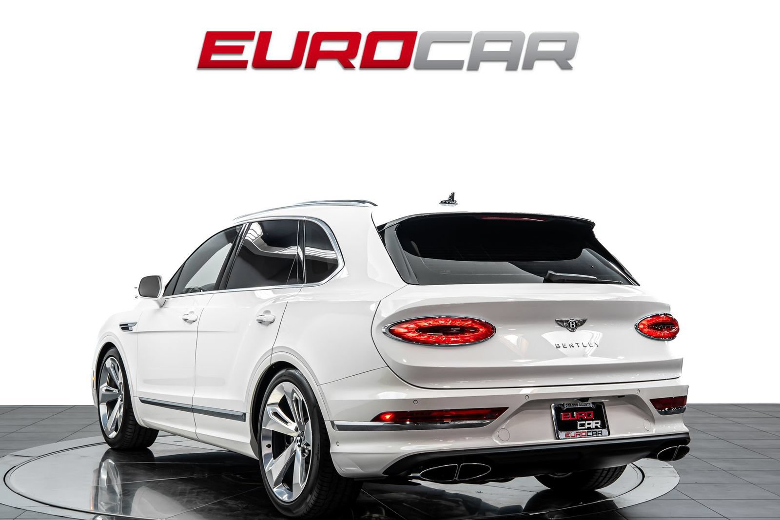 Used 2024 Bentley Bentayga AWD/4WD image 3