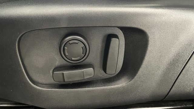 Used 2023 Land Rover Discovery Sport SE image 35