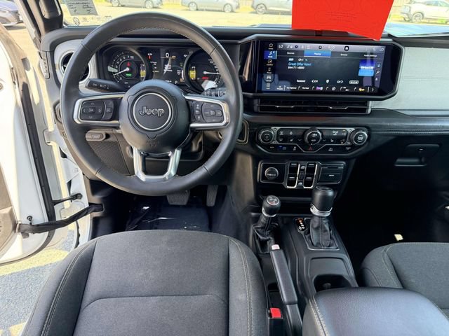 Used 2024 Jeep Wrangler Unlimited Sahara AWD/4WD image 17