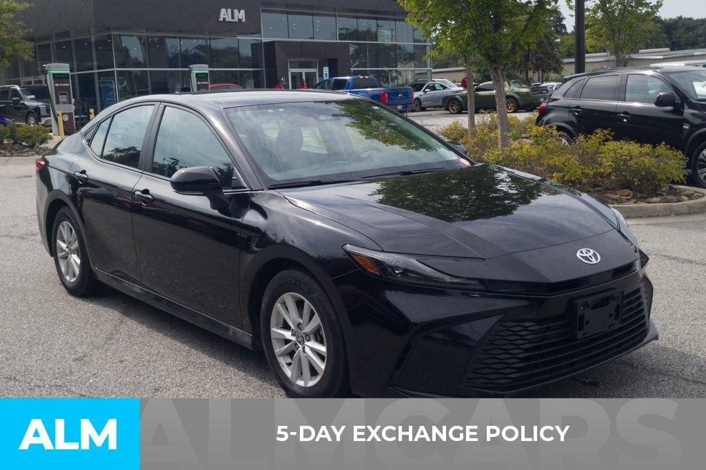 Used 2025 Toyota Camry LE FWD image 3