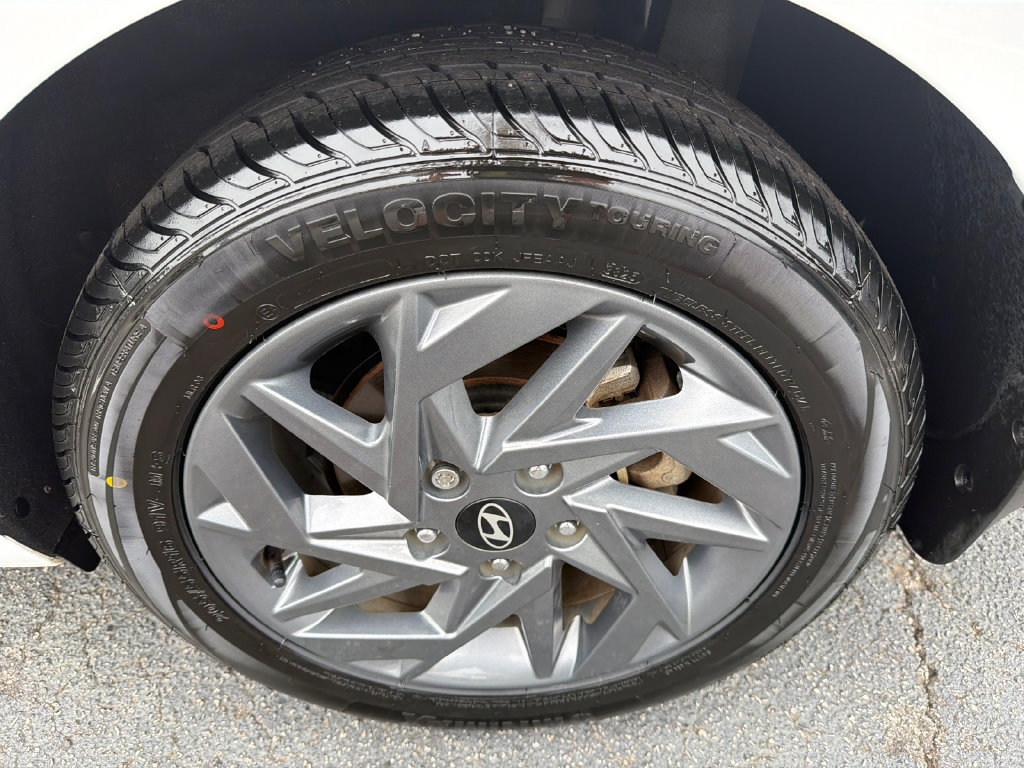 Used 2024 Hyundai Elantra SEL FWD image 19