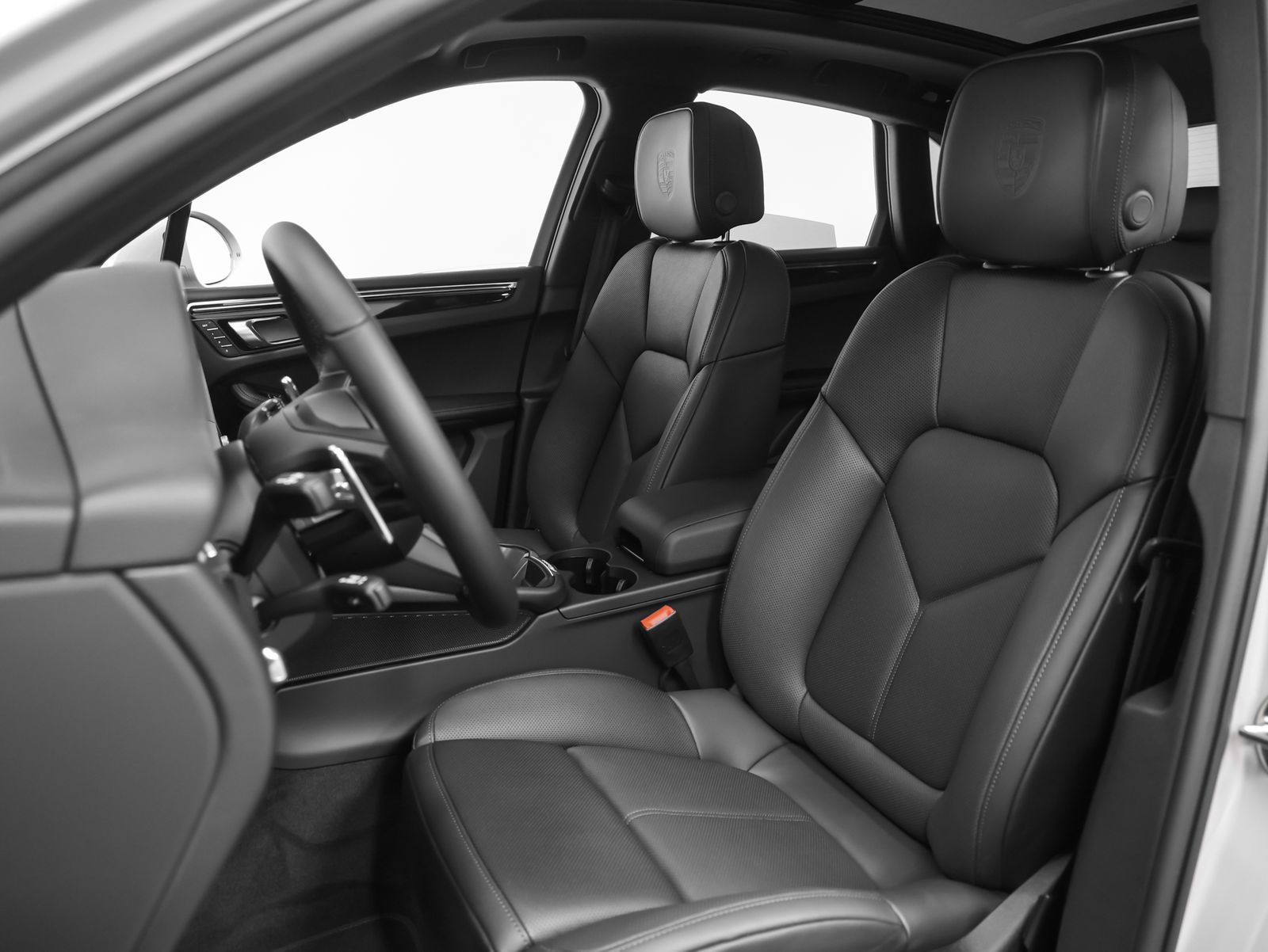 New 2026 Porsche Macan S AWD/4WD image 5