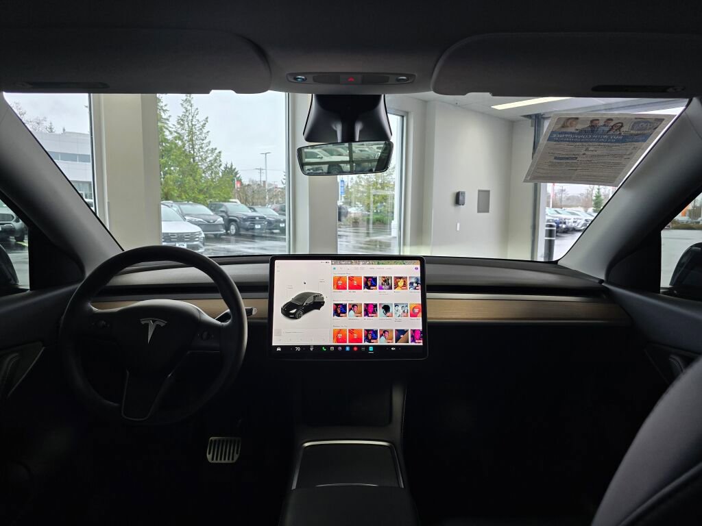 Used 2021 Tesla Model Y Long Range image 25