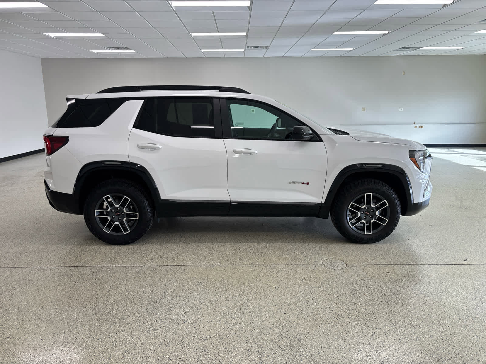 Used 2026 GMC Terrain AT4 image 4