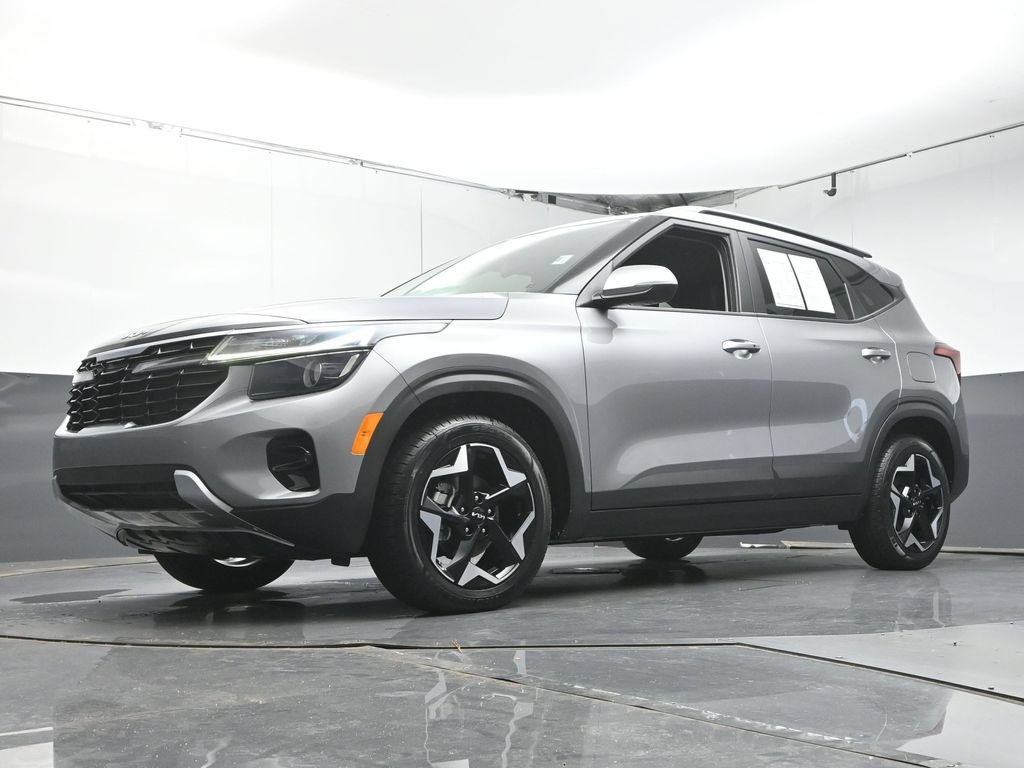 Used 2025 Kia Seltos S FWD image 32