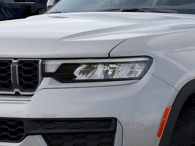 New 2026 Jeep Grand Cherokee Altitude image 10