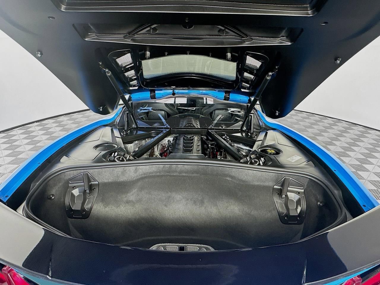 Used 2024 Chevrolet Corvette Stingray Coupe w/ 1LT image 21