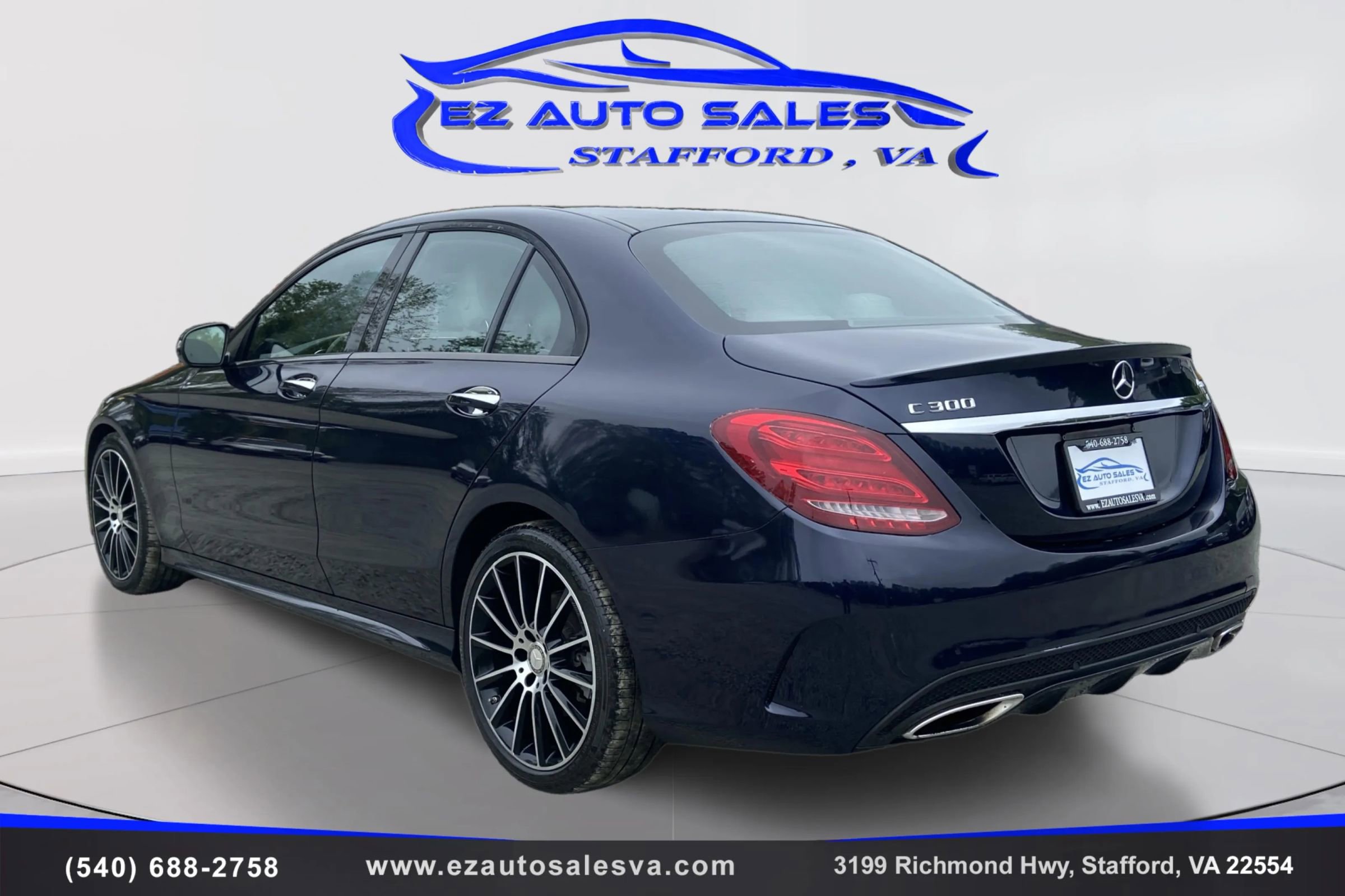Used 2016 Mercedes-Benz C 300 4MATIC Sedan w/ Interior Package image 7