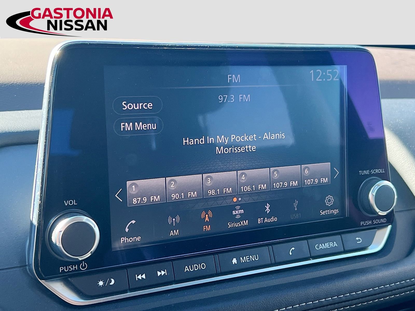 Used 2021 Nissan Rogue S image 18