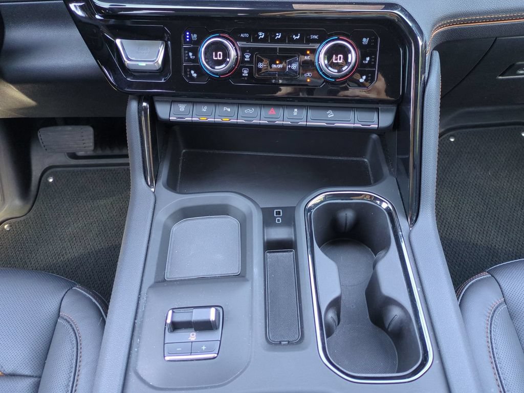 Used 2025 GMC Sierra 2500 AT4 w/ AT4 Premium Plus Package AWD/4WD image 23