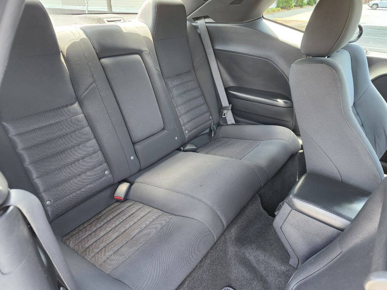 Used 2010 Dodge Challenger SE RWD image 6