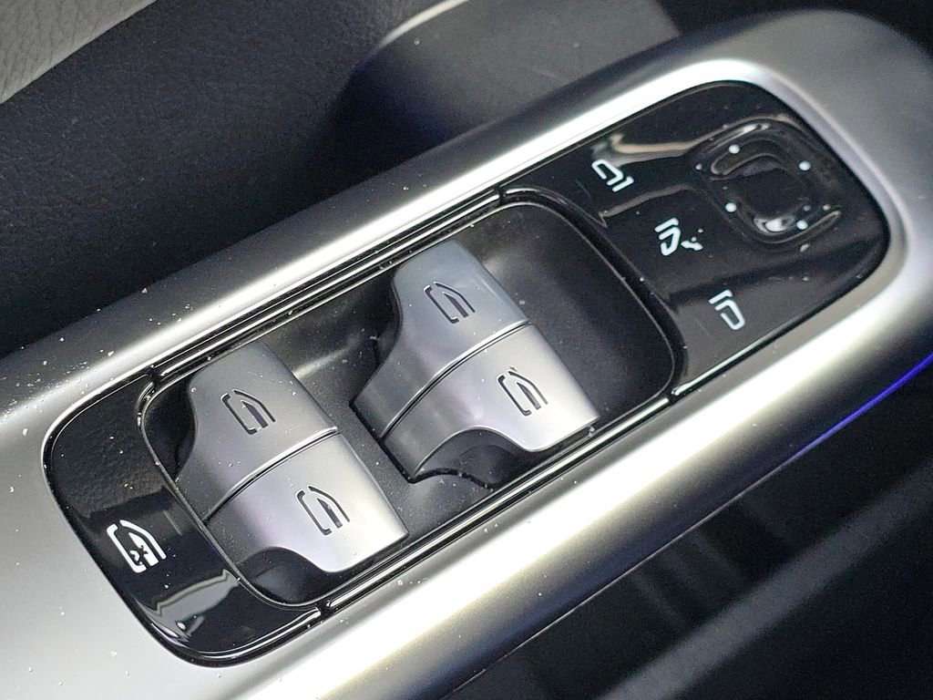 Used 2025 Mercedes-Benz C 300 4MATIC Sedan image 26