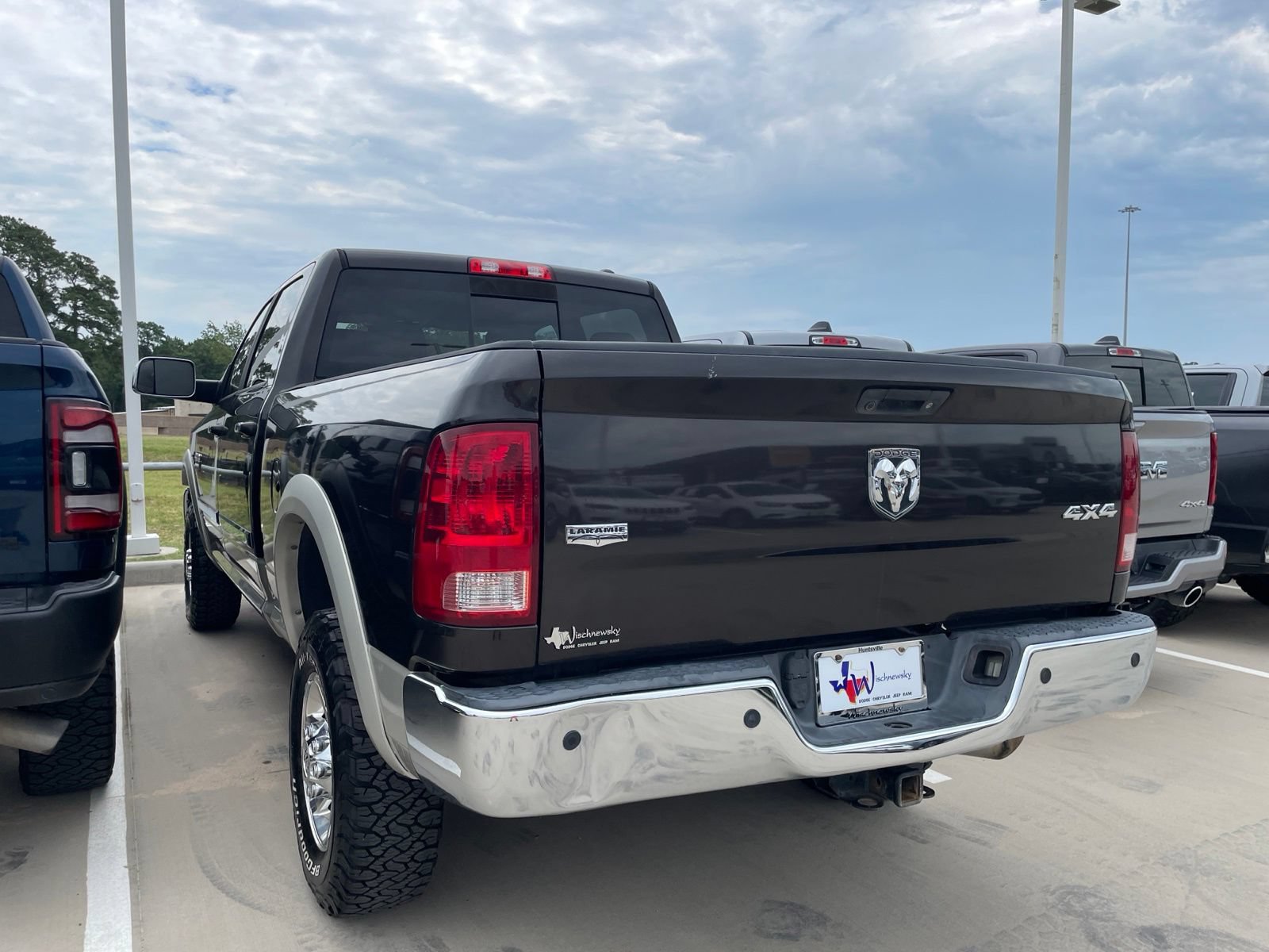 Used 2010 Dodge Ram 2500 Truck Laramie w/ Chrome Accents Group AWD/4WD image 6