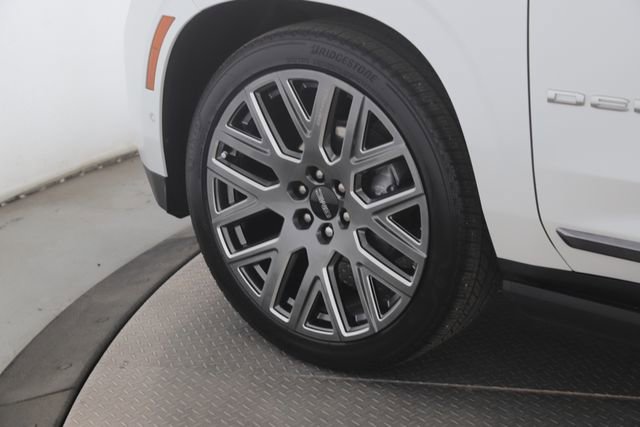 Used 2025 GMC Yukon Denali Ultimate AWD/4WD image 13