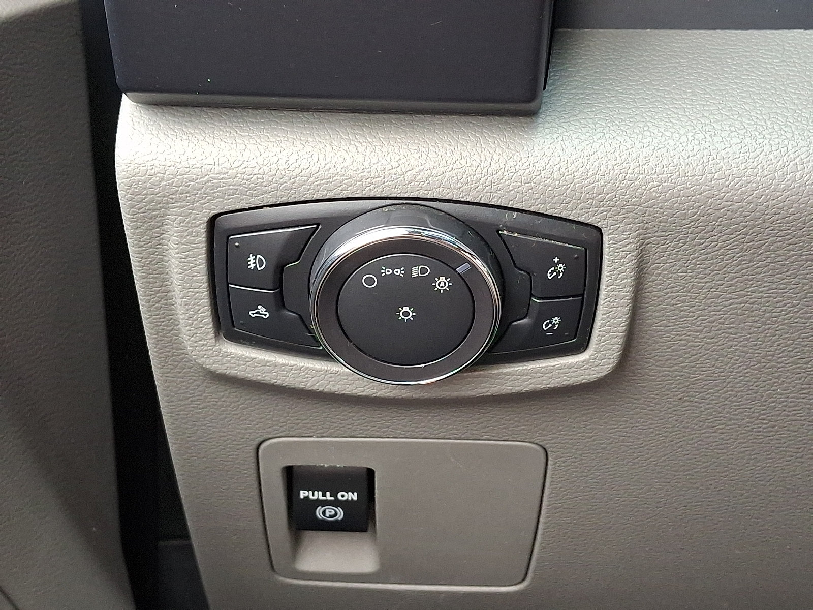 Certified 2018 Ford F150 XL w/ Equipment Group 101A Mid RWD image 27