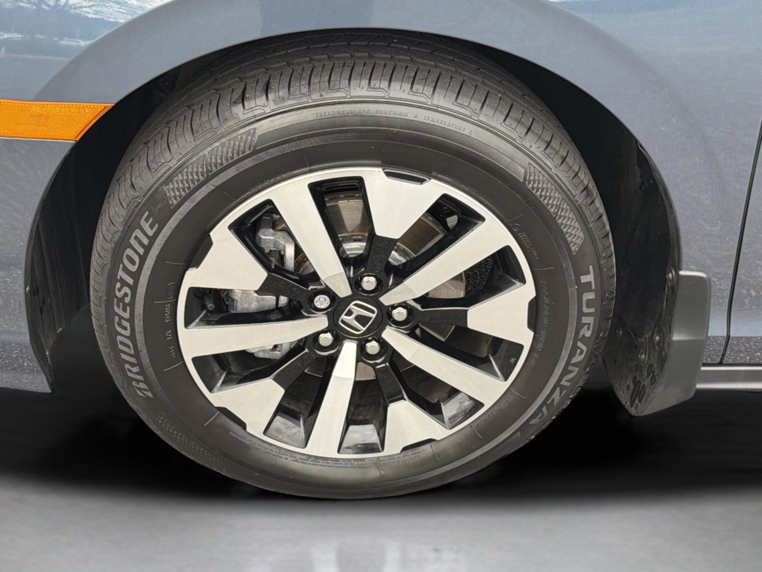 Certified 2026 Honda Odyssey EX-L image 32