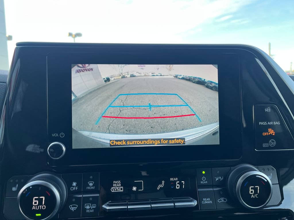 Certified 2024 Toyota Highlander XLE image 23