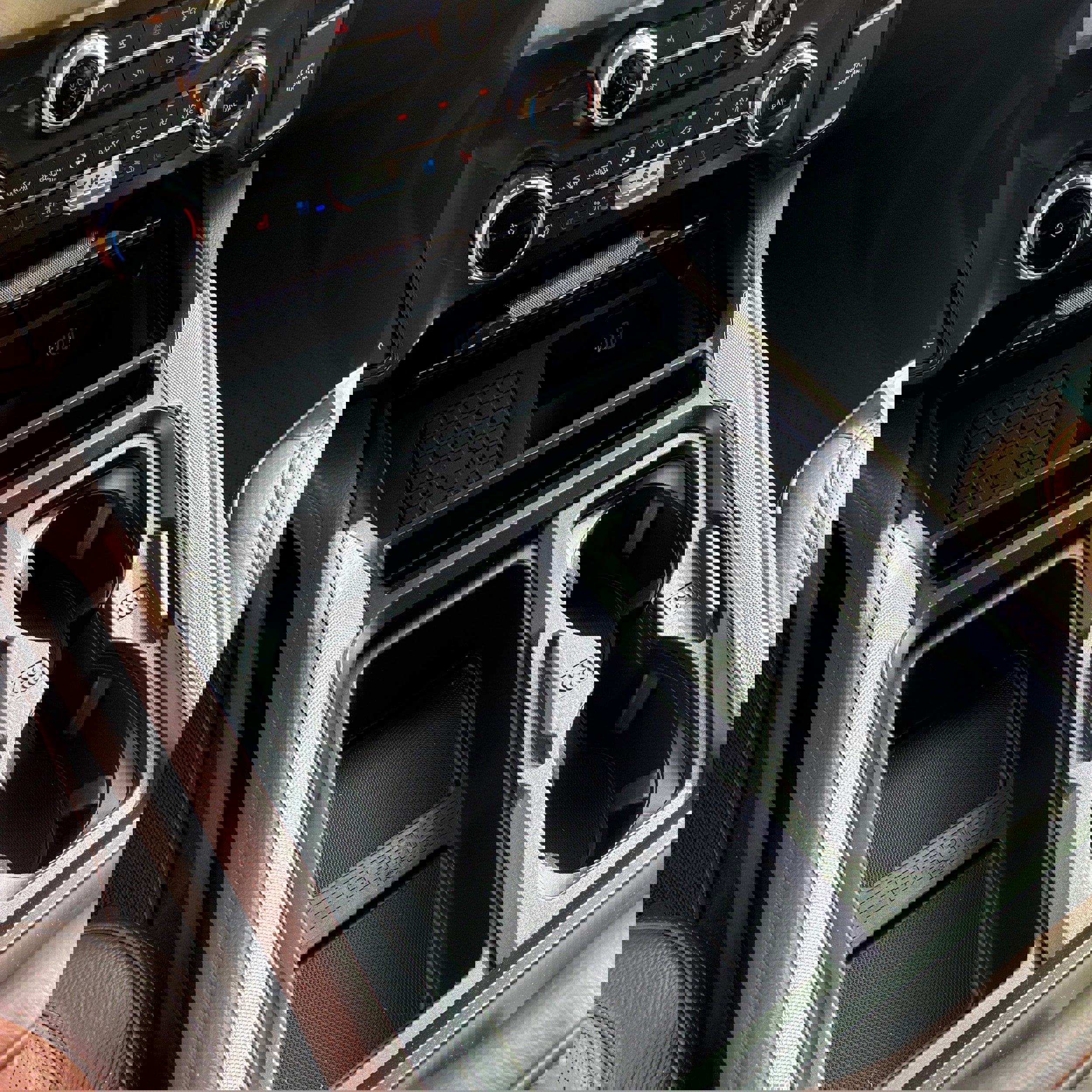 New 2025 Ford F350 King Ranch w/ FX4 Off-Road Package image 46