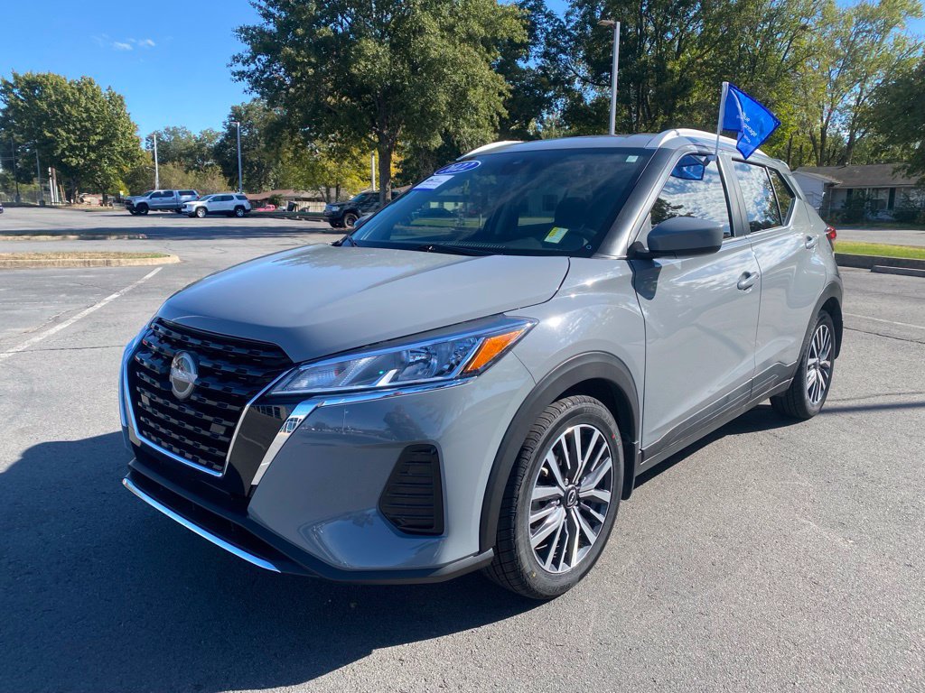 Used 2023 Nissan Kicks SV FWD image 3