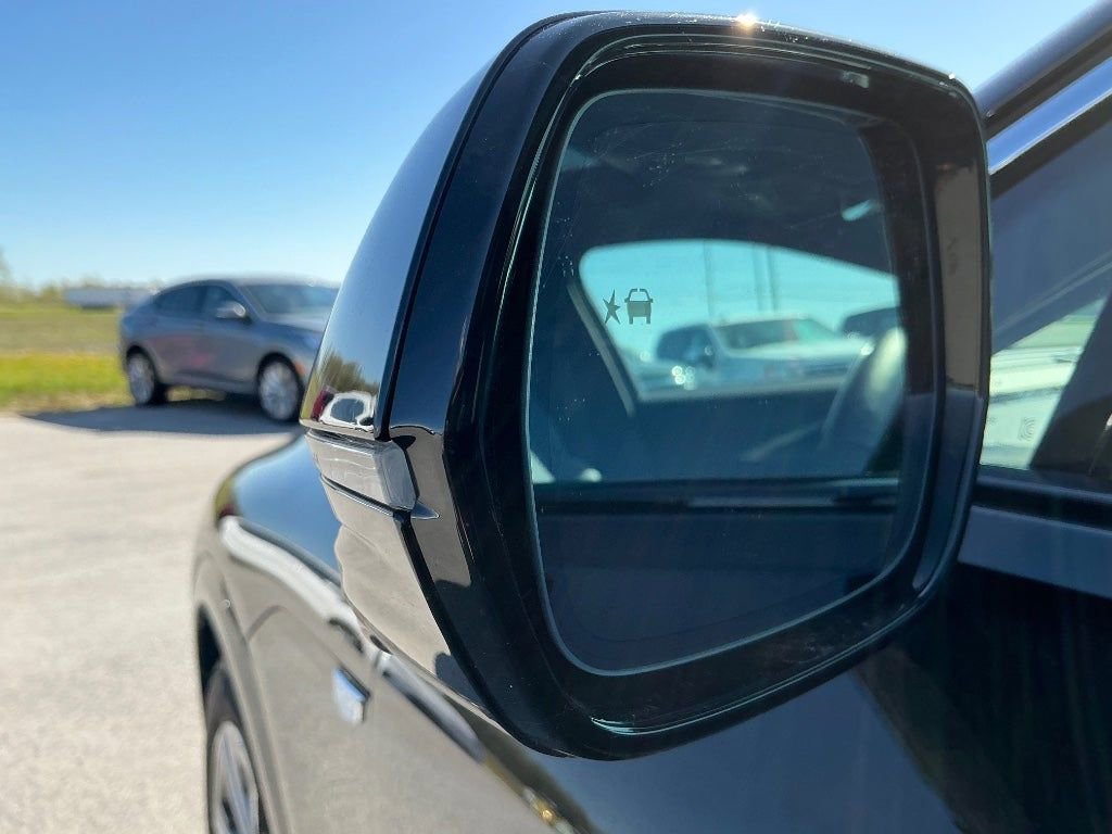 Used 2024 Cadillac Lyriq Luxury image 13