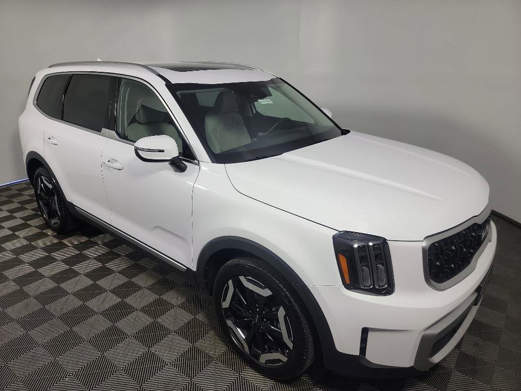 Certified 2023 Kia Telluride EX image 2