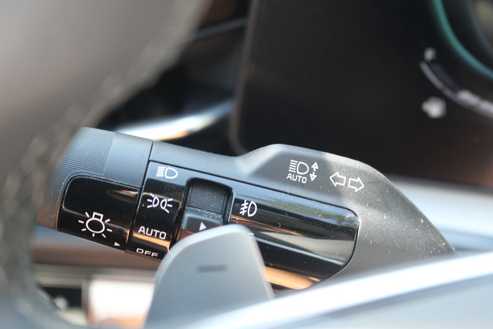 Certified 2024 Kia Niro EX Touring FWD image 23