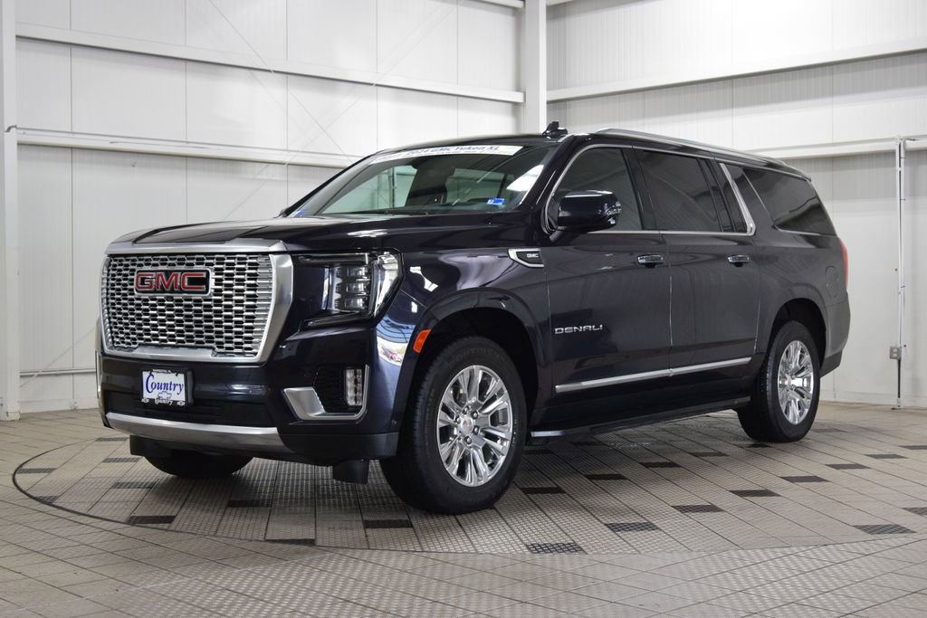 Used 2024 GMC Yukon XL Denali w/ Advanced Technology Package image 3