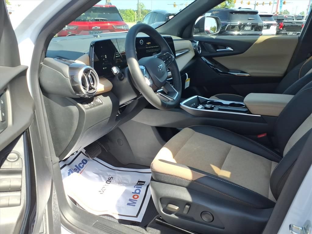 New 2027 Chevrolet Equinox ACTIV FWD image 11