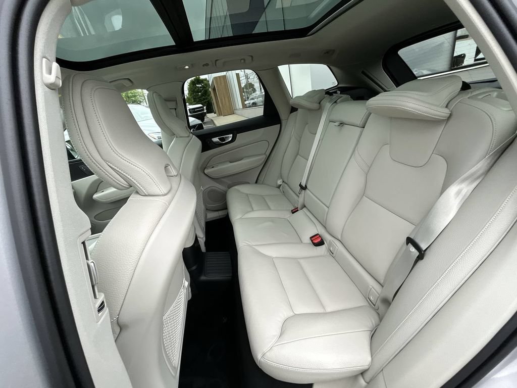 Certified 2024 Volvo XC60 T8 Plus w/ Climate Package AWD/4WD image 23