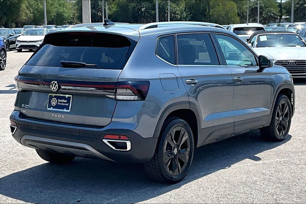 Certified 2025 Volkswagen Taos SE w/ Panoramic Sunroof Package image 5