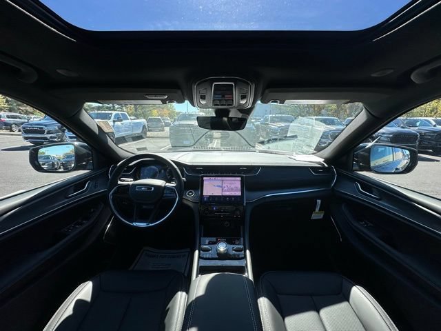 New 2025 Jeep Grand Cherokee L Overland AWD/4WD image 2
