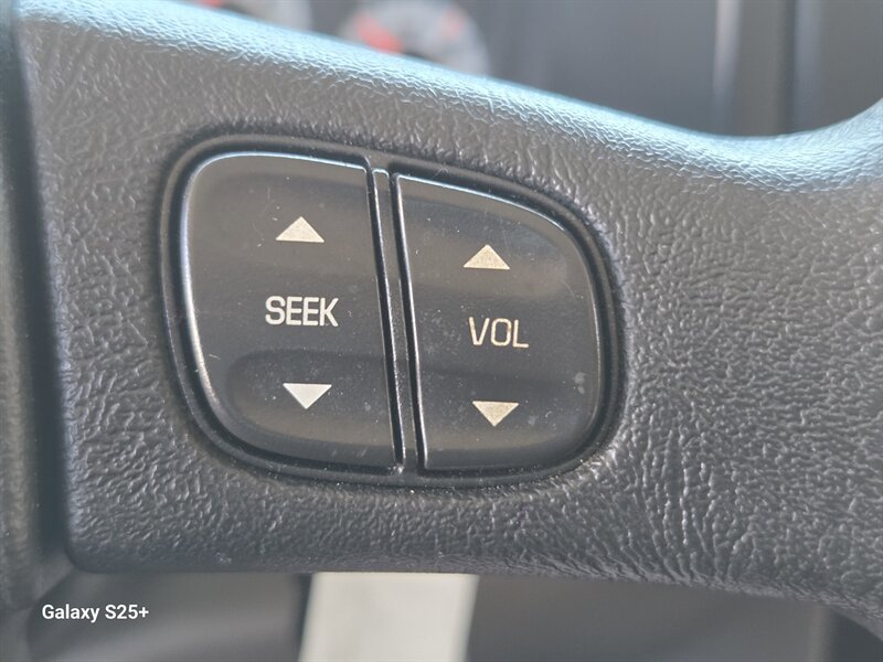 Used 2004 HUMMER H2 w/ Preferred Equipment Group AWD/4WD image 36