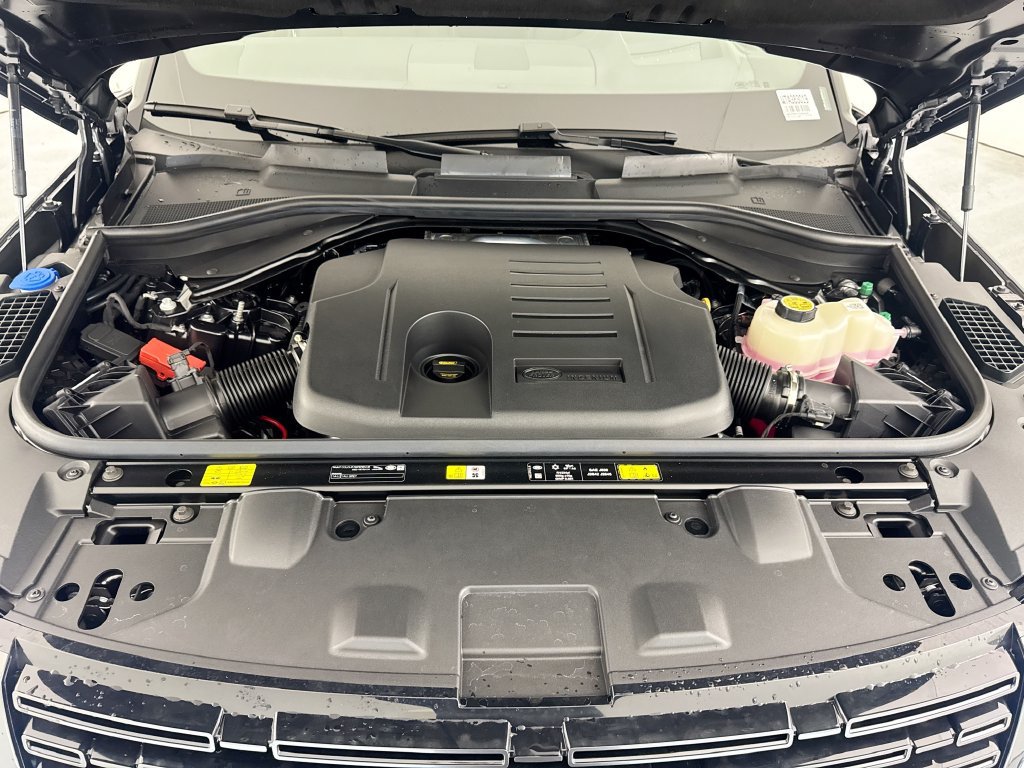 New 2026 Land Rover Range Rover SE AWD/4WD image 32