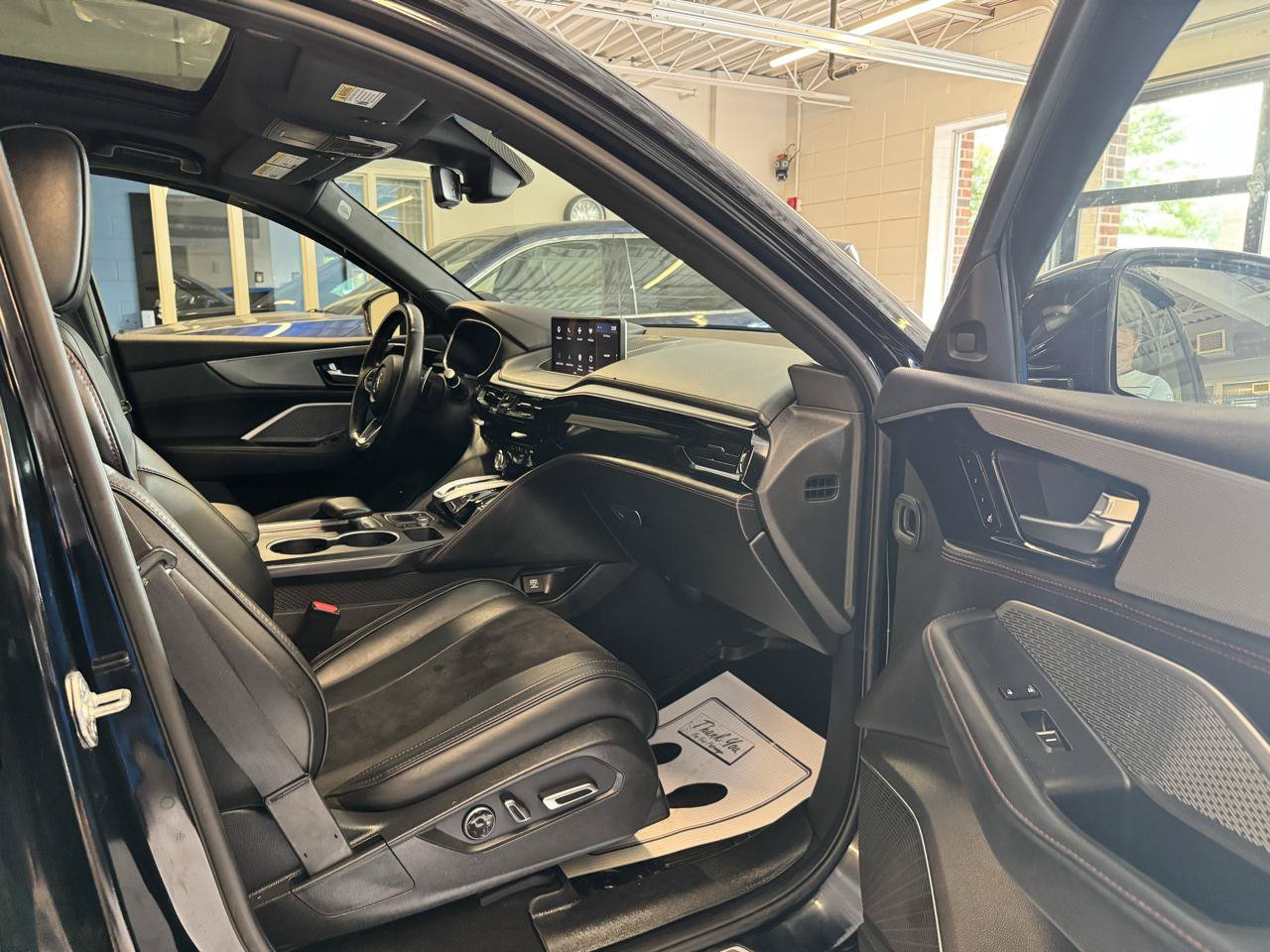Used 2022 Acura MDX Type S AWD/4WD image 32
