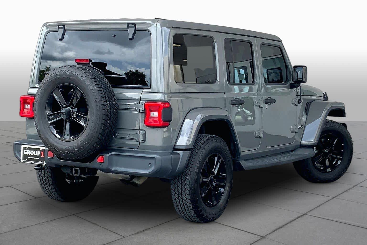 Used 2019 Jeep Wrangler Unlimited Sahara AWD/4WD image 13