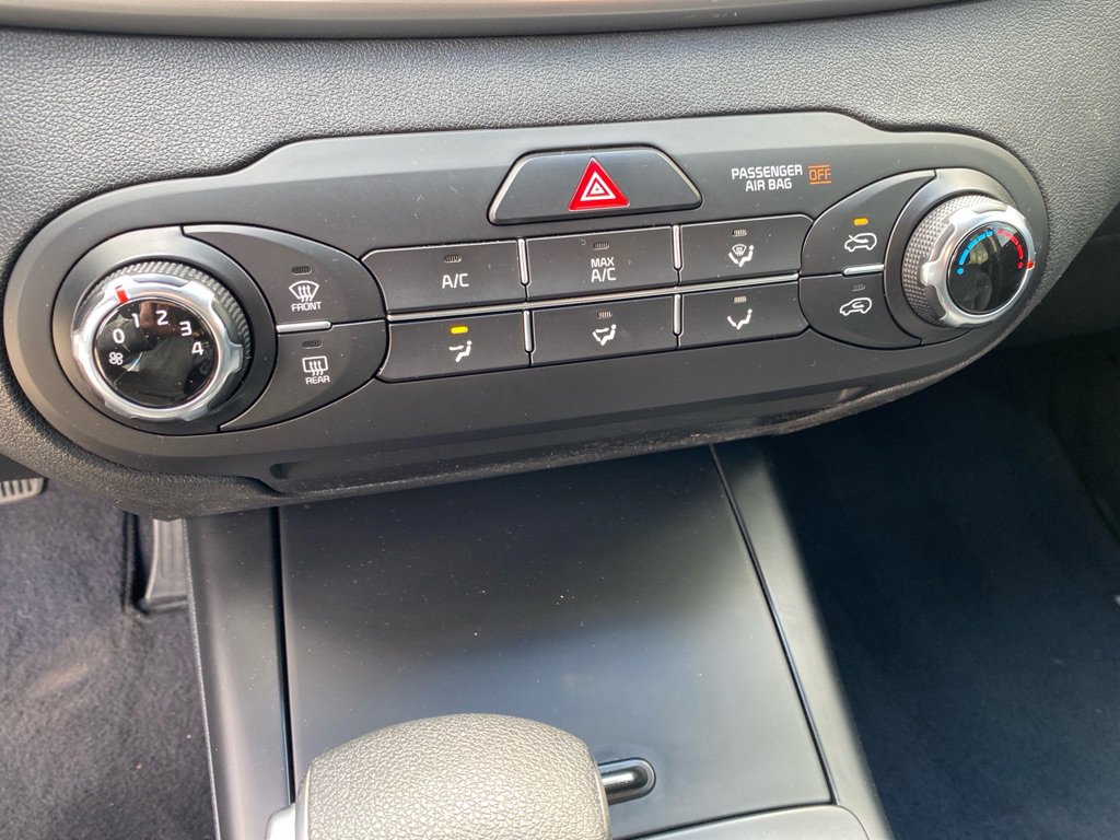 Used 2019 Kia Sorento L image 16