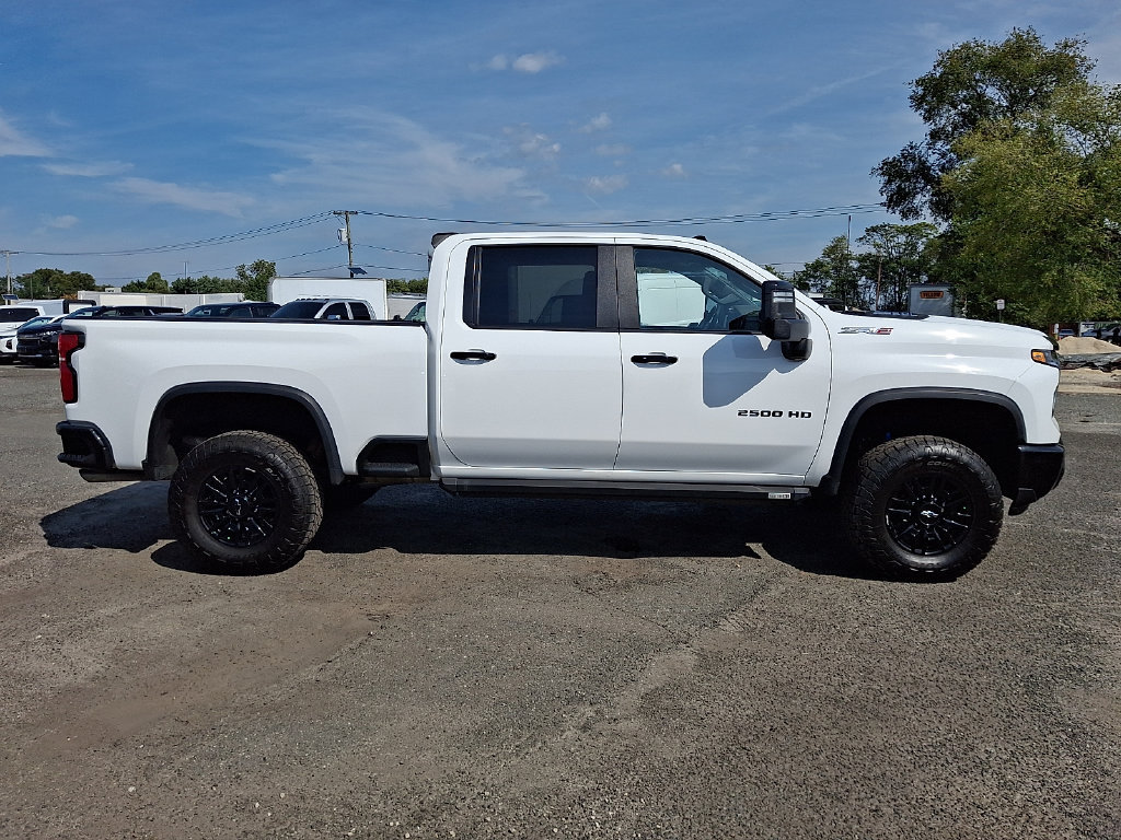Used 2025 Chevrolet Silverado 2500 ZR2 w/ Technology Package AWD/4WD image 13