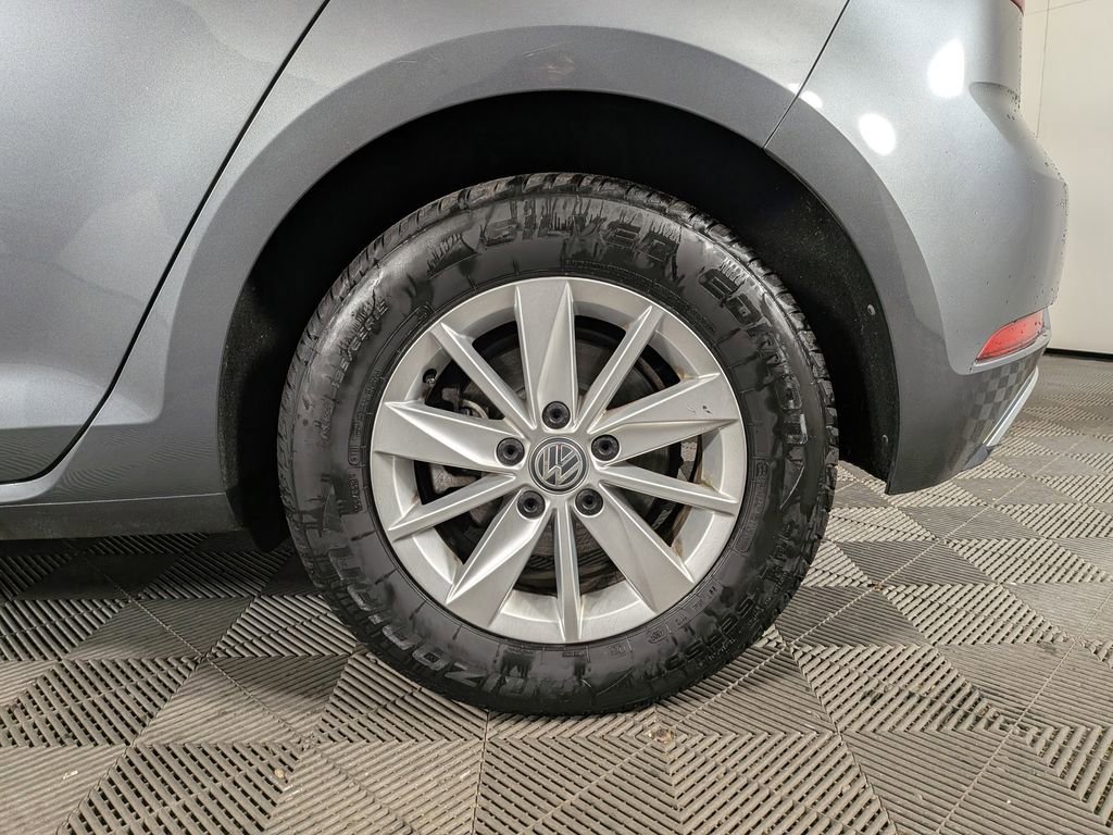 Used 2019 Volkswagen Golf S image 13