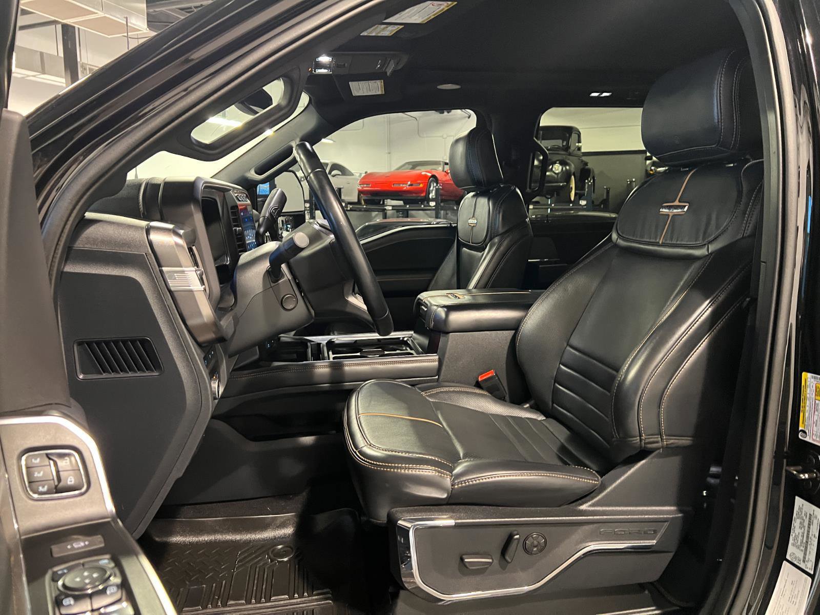 Used 2023 Ford F350 Platinum w/ Tremor Off-Road Package image 9