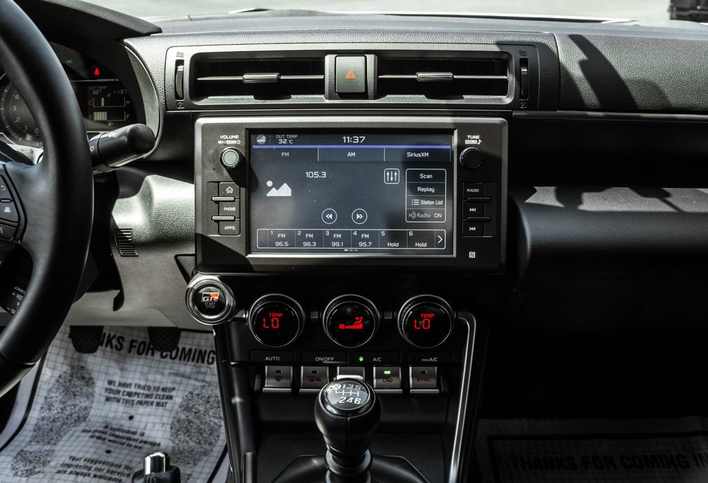 Used 2025 Toyota GR86 RWD image 16