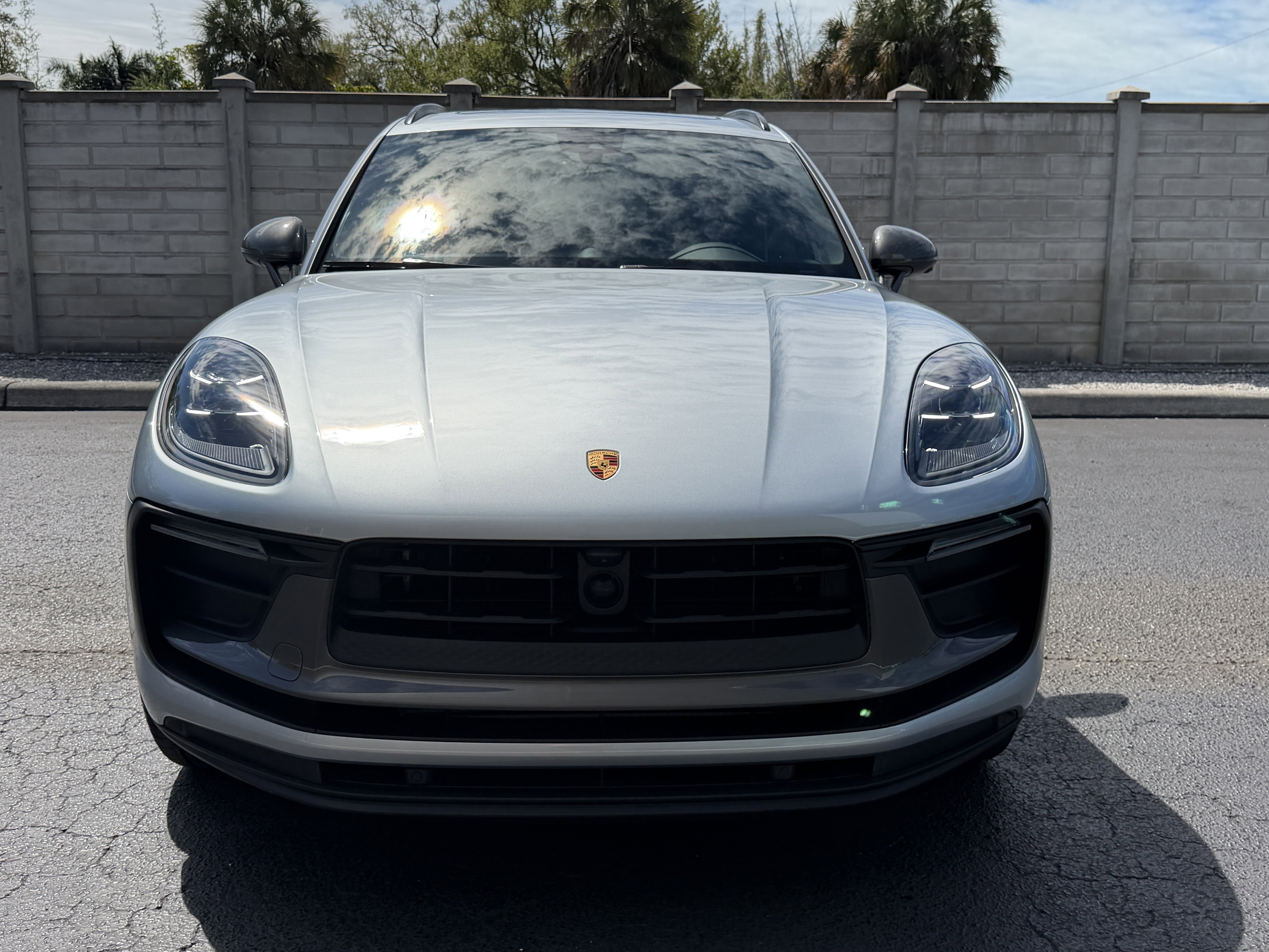 Certified 2025 Porsche Macan Turbo image 9